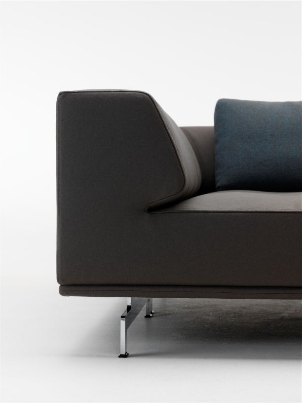 Delphi Three-Seat Lounge