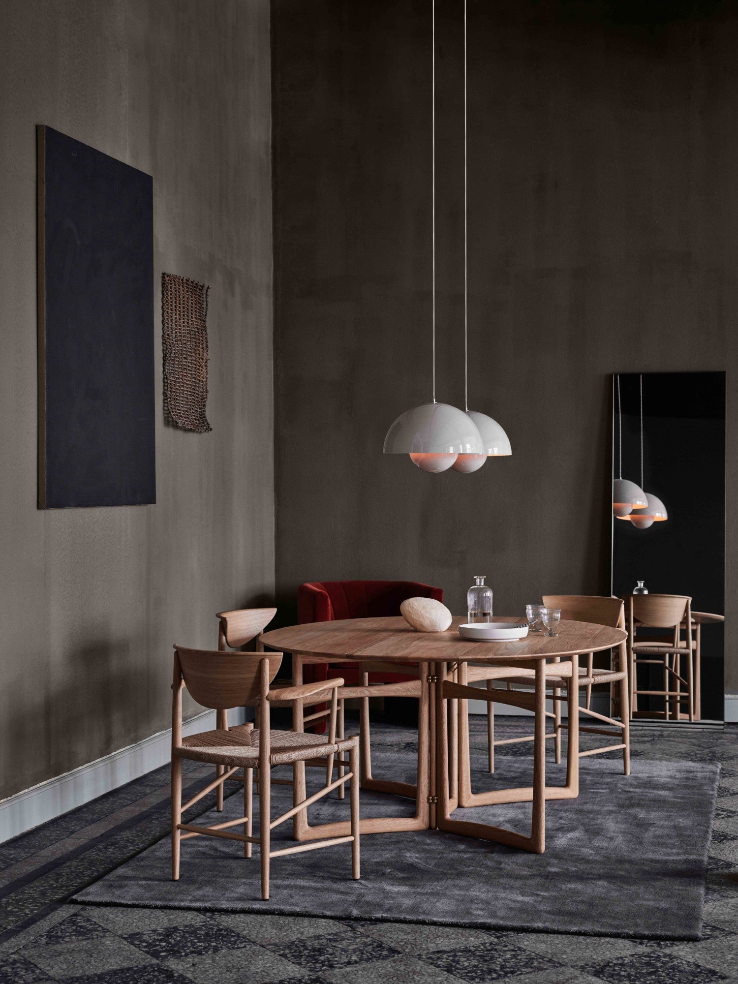 Drawn Chair With Armrest