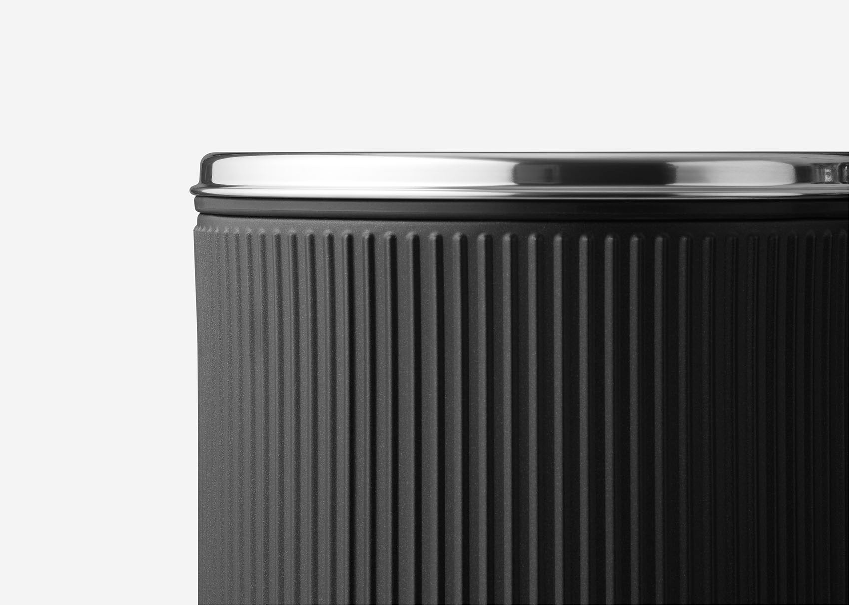 Vipp18 Open Top Bin 22L - Steel Lid