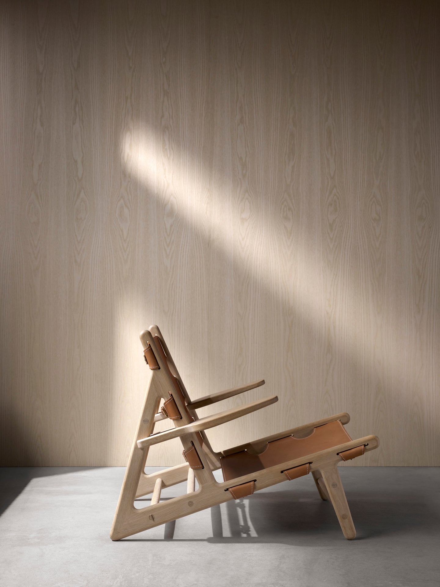 Hunting Easy Chair - Oak