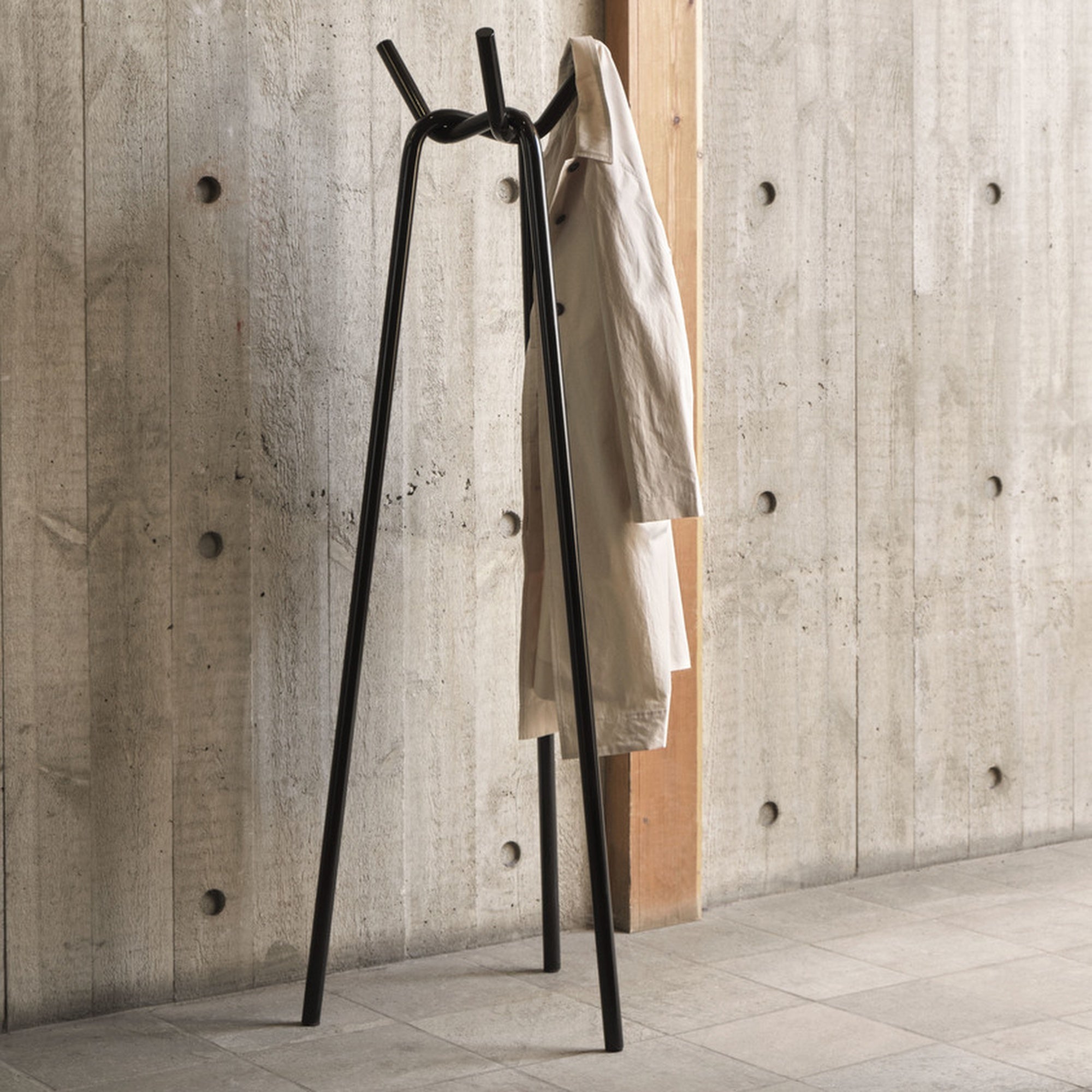 Knit Free-standing Coat Rack