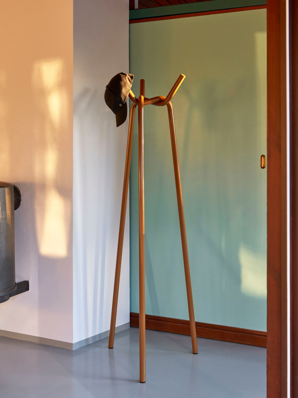 Knit Free-standing Coat Rack