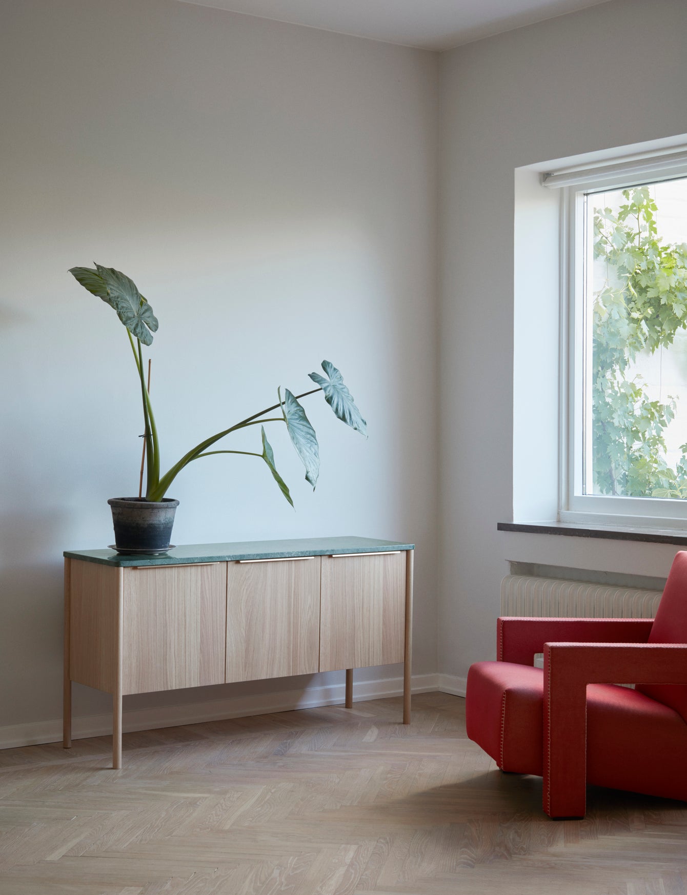 Jut Cabinet Marble / Green