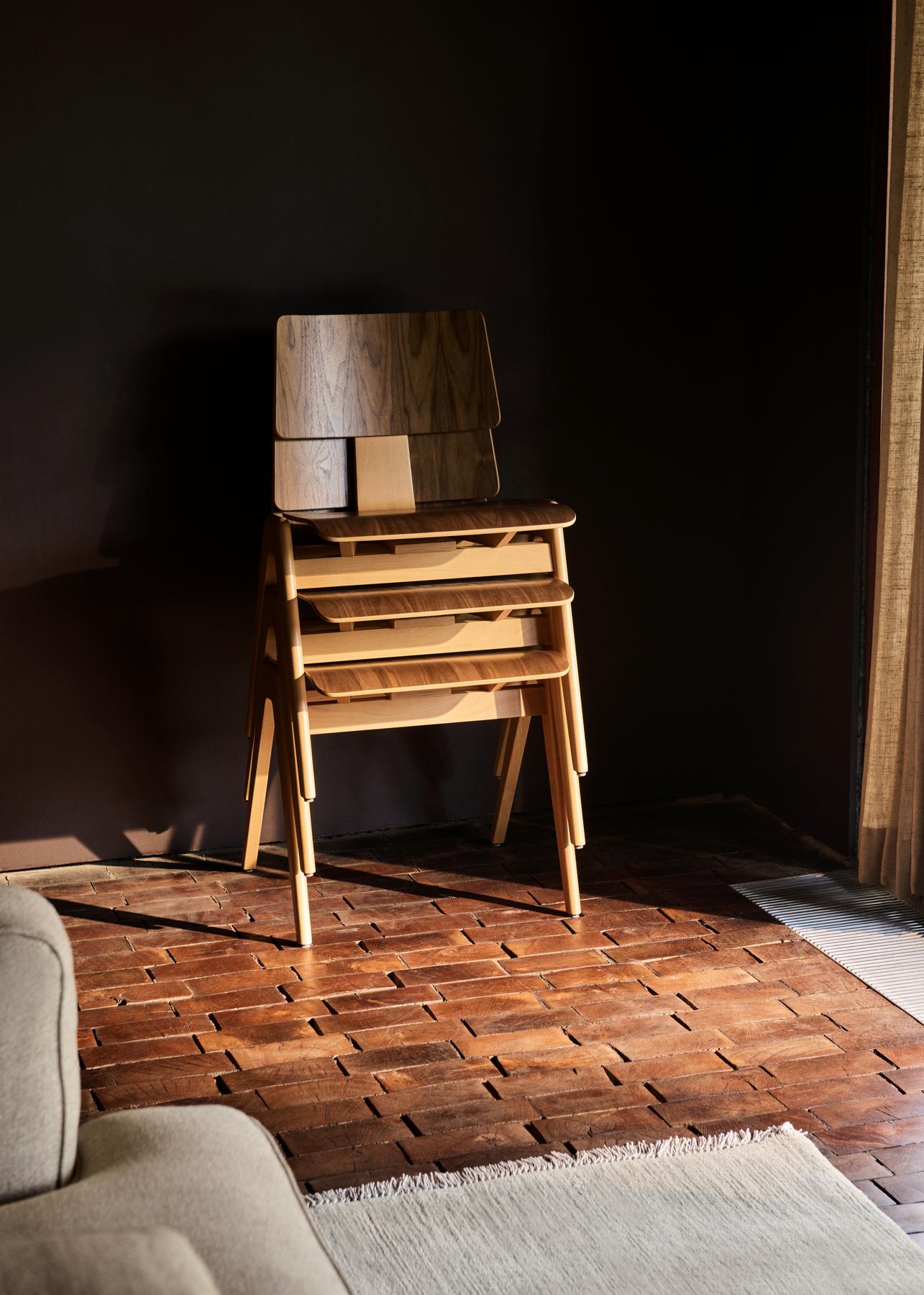 Daystak Side Chair