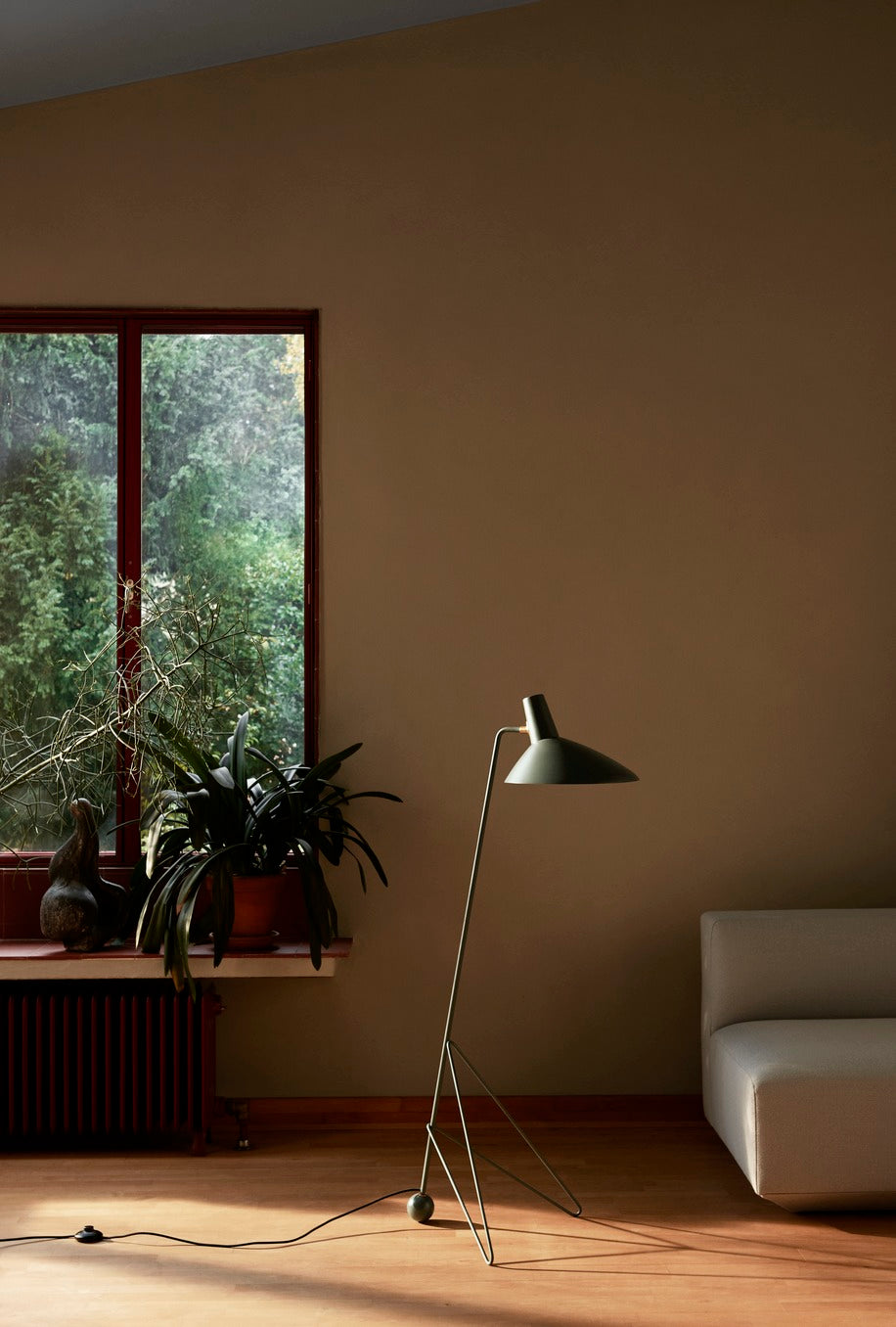 Tripod HM8 Floor Lamp