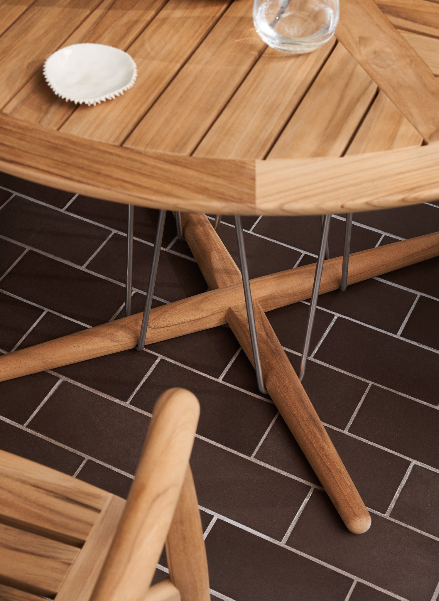 E022 Embrace Dinning Table - 110cm