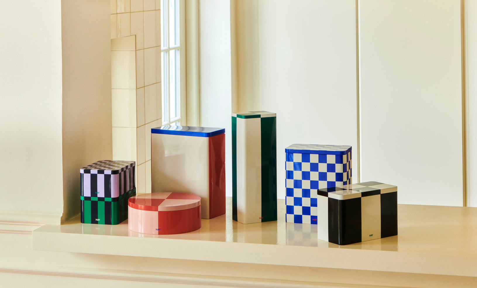 Tin Container - Round - Red & Soft Pink