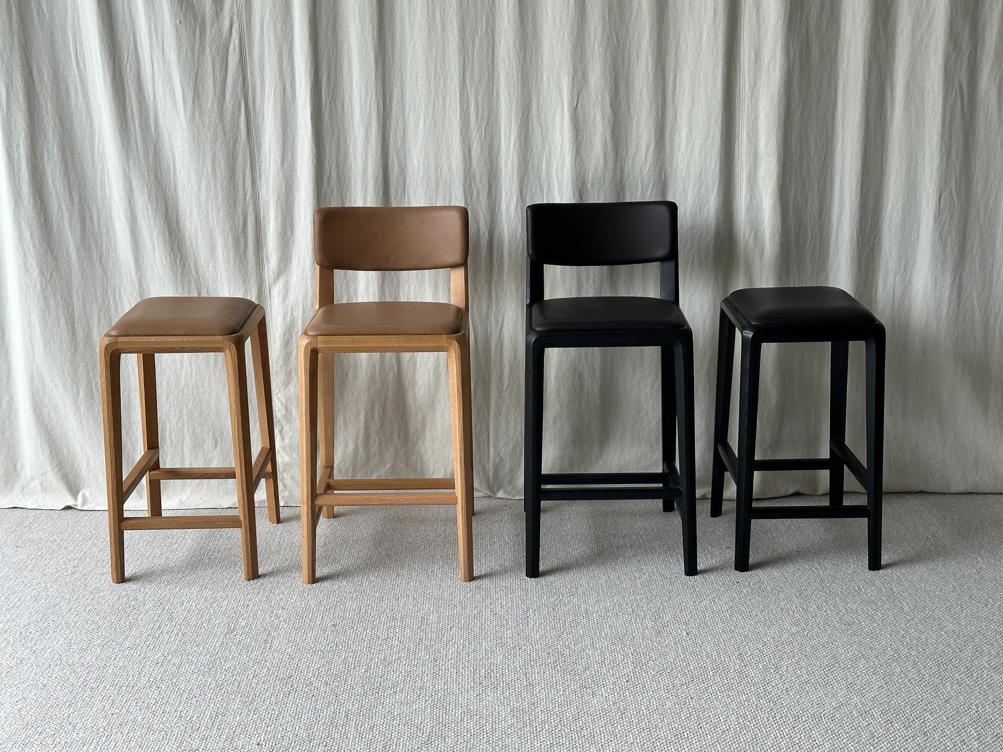 Boardwalk 650 S w/Back UPH S+B Black Oak