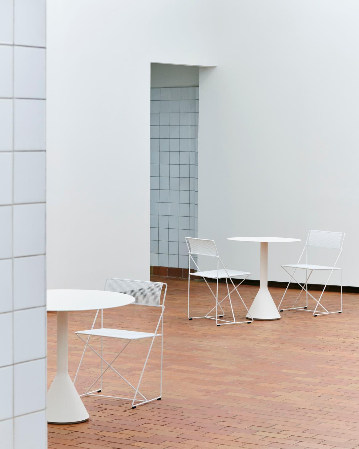 X-Line Outdoor Chair, Powder Coated