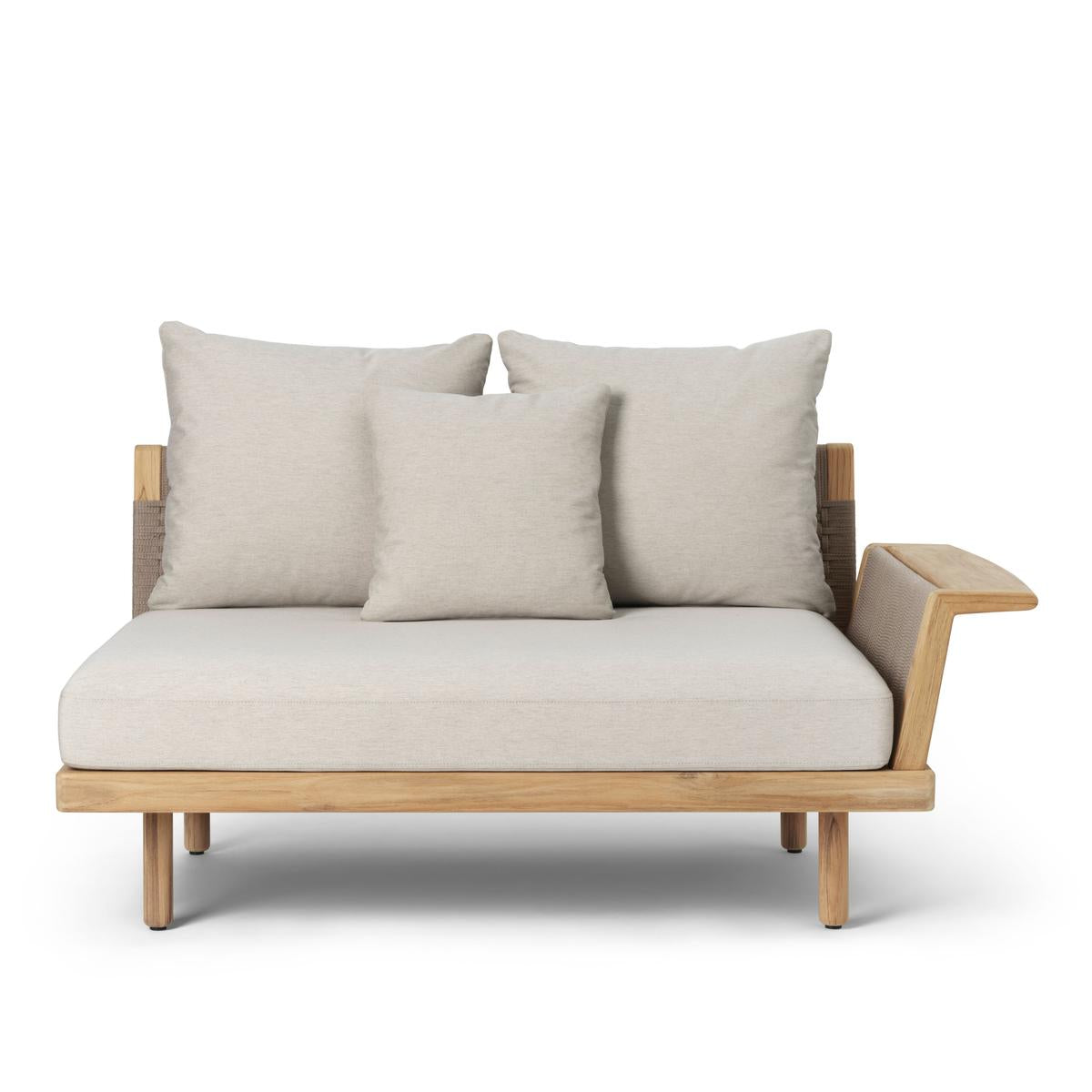 E510 Embrace Outdoor Lounge with Arm