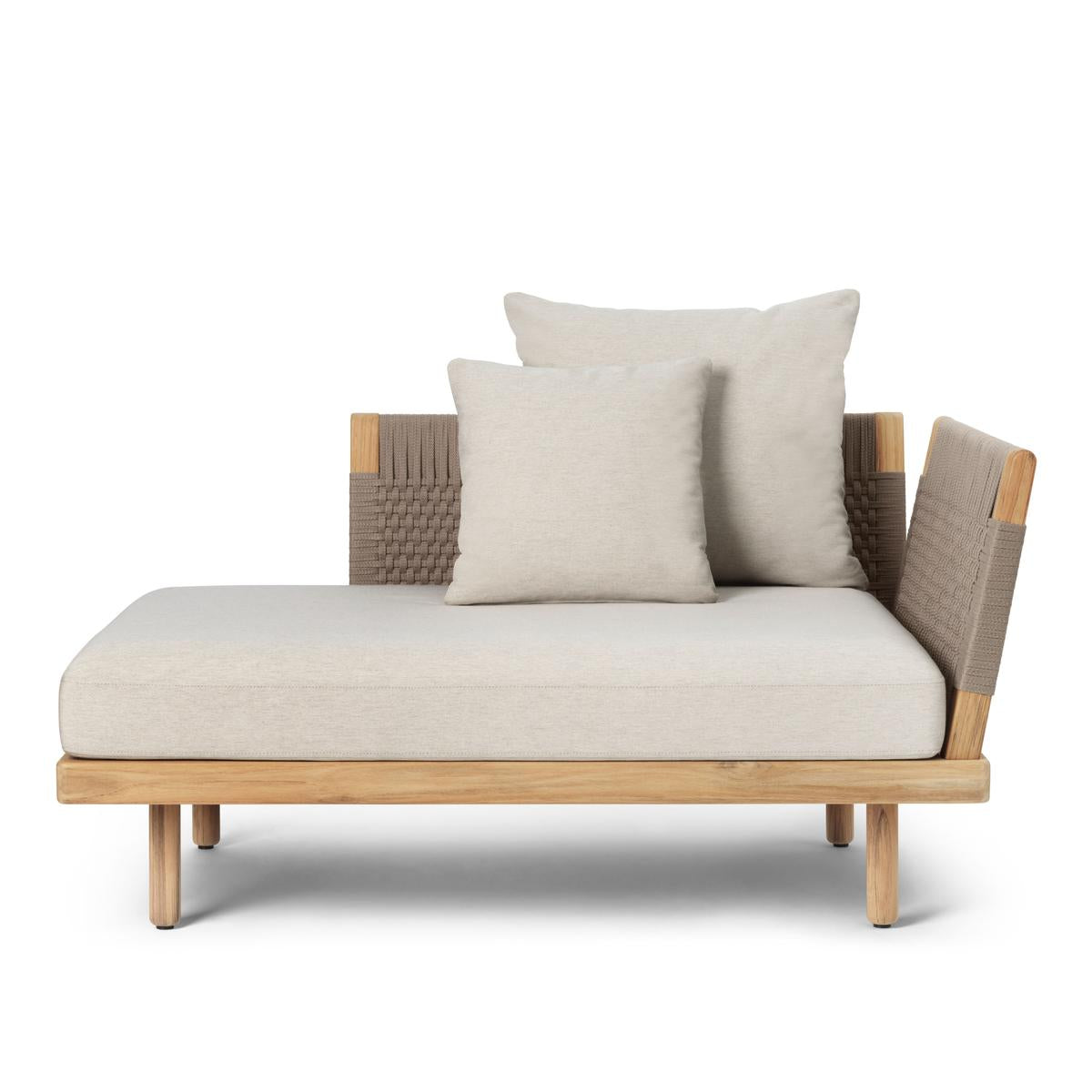 E541 Embrace Outdoor Lounge with Arm