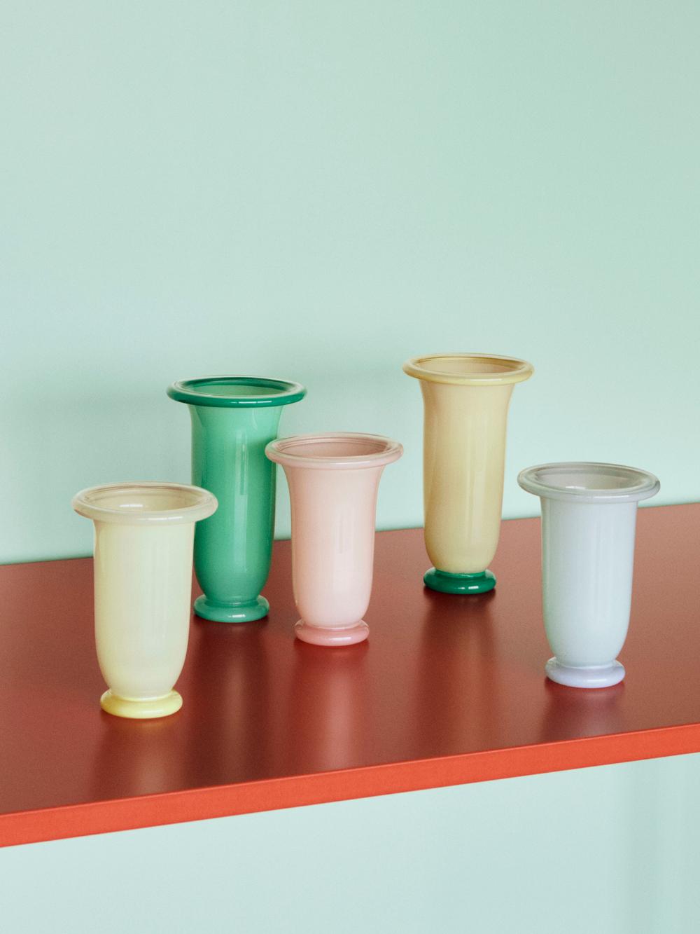 Empire Vase - M, Light Pink w/ Pink Base