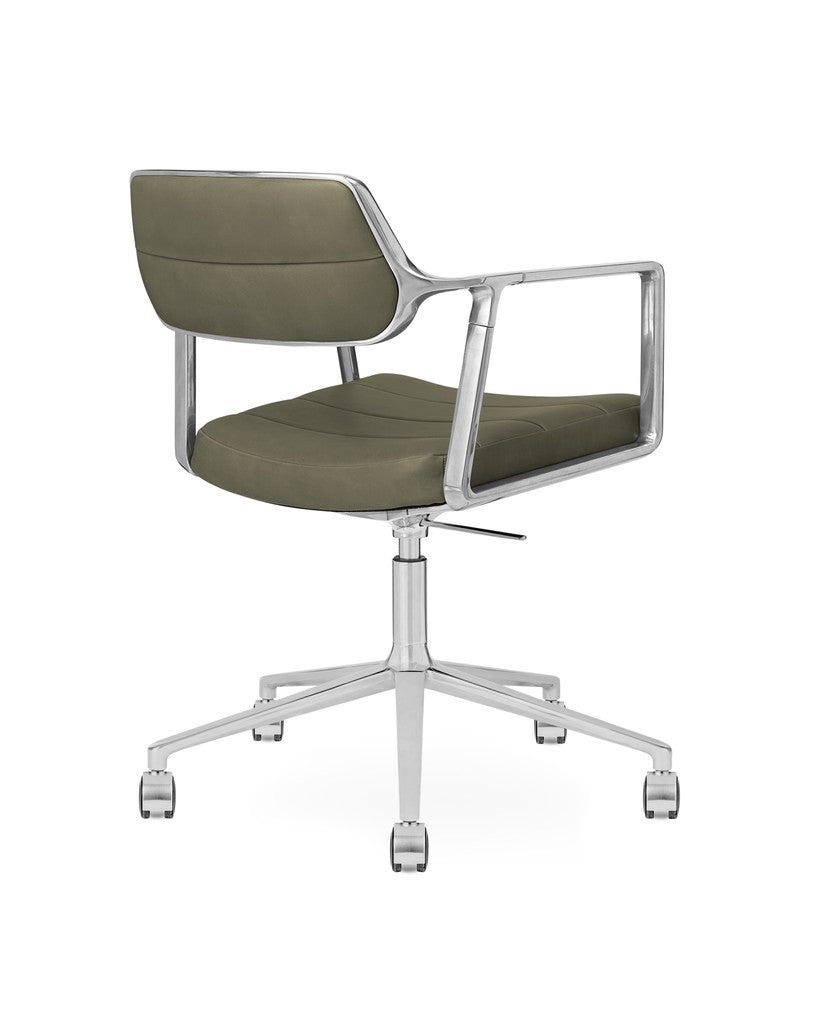 Vipp453+ Swivel Chair