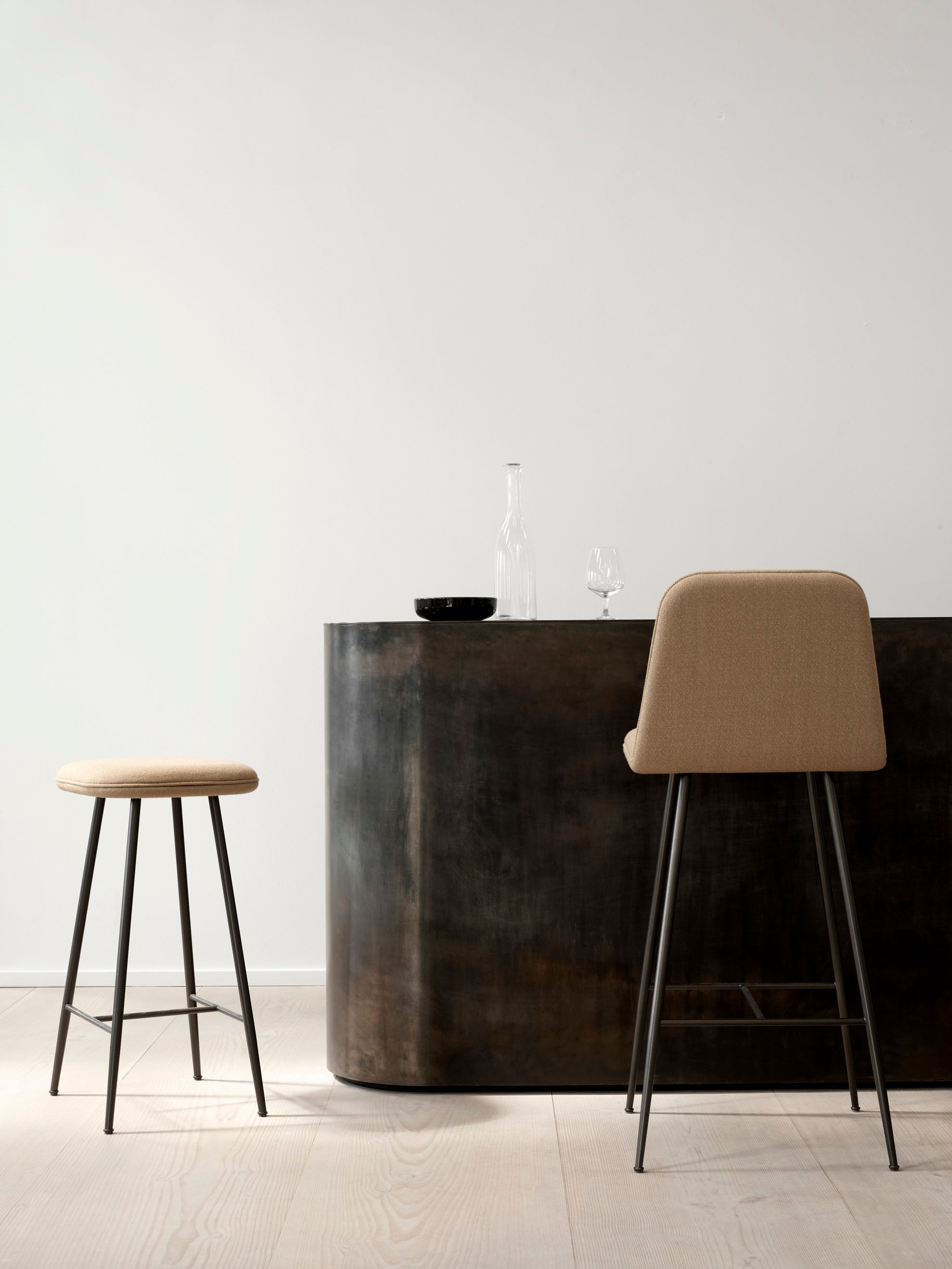 Spine Metal Stool with Back