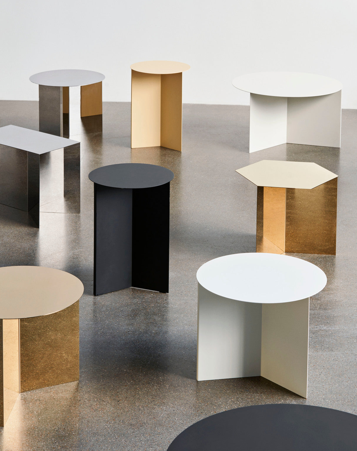 Slit Table Round - Ø45 x H35.5 cm – Cult - Design First