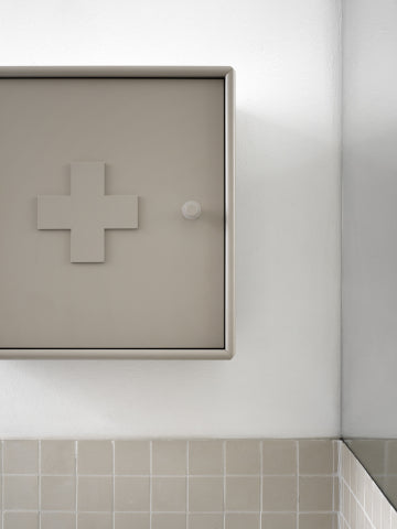 Aid cabinet