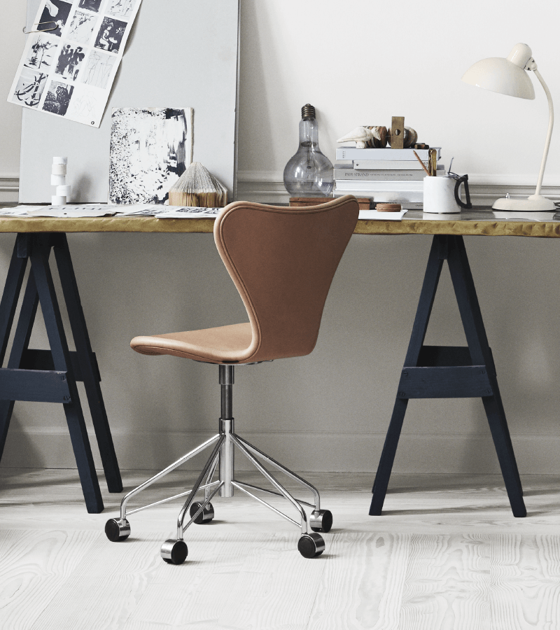 Series 7 Swivel Chair, Unupholstered