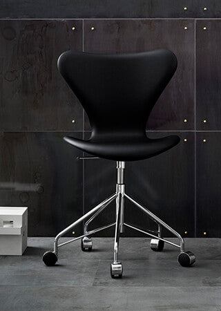 Series 7 Swivel Chair, Unupholstered