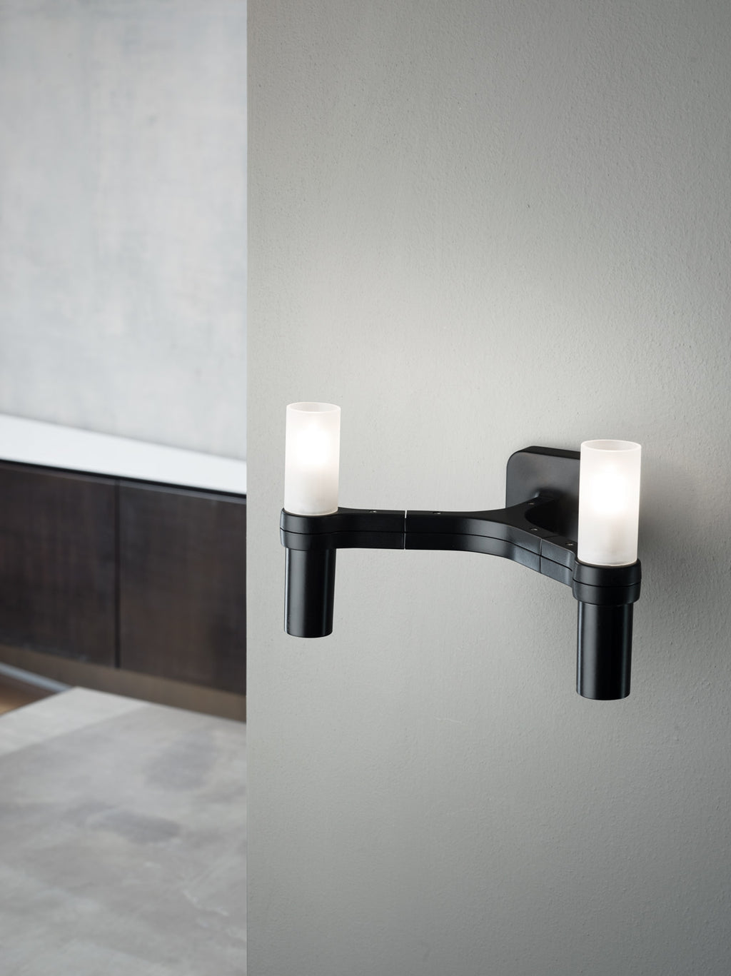 Crown Wall Light, 2 Arms