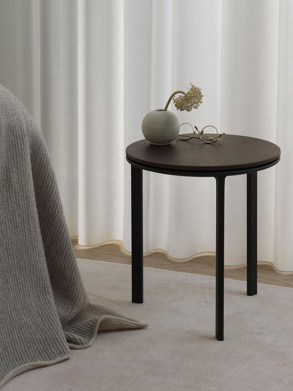 Vipp421 Side Table 40 Dia