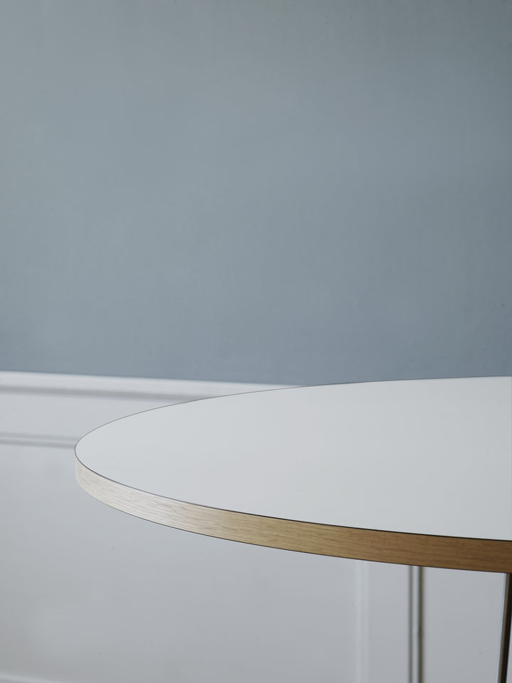 E020 Embrace Table - Ø110cm