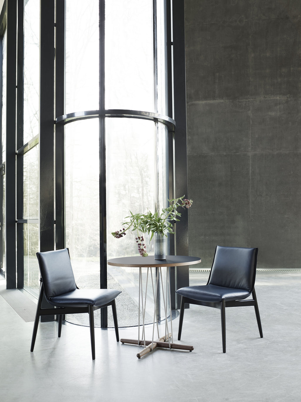 E020 Embrace Table - Ø139.50cm