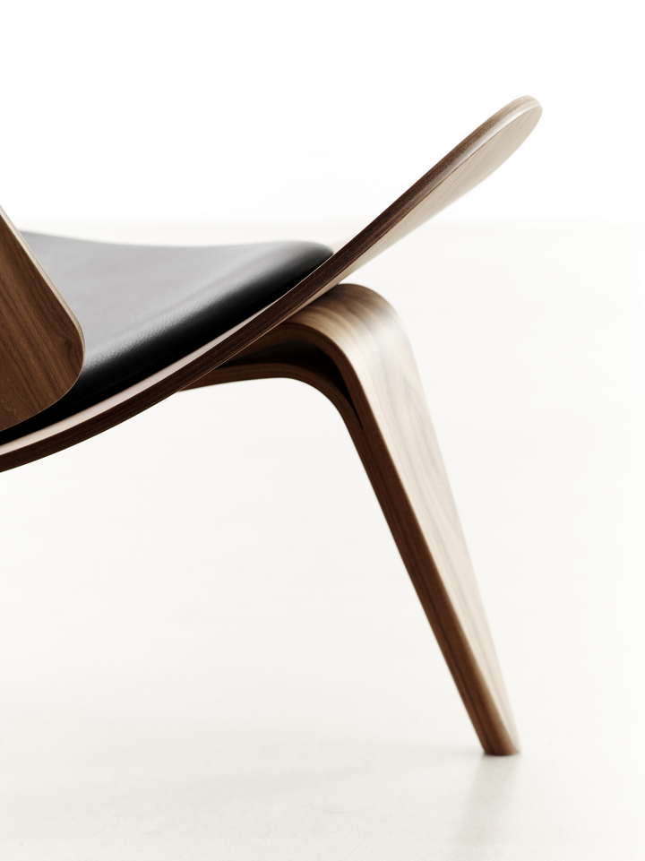 CH07 Shell Easy Chair