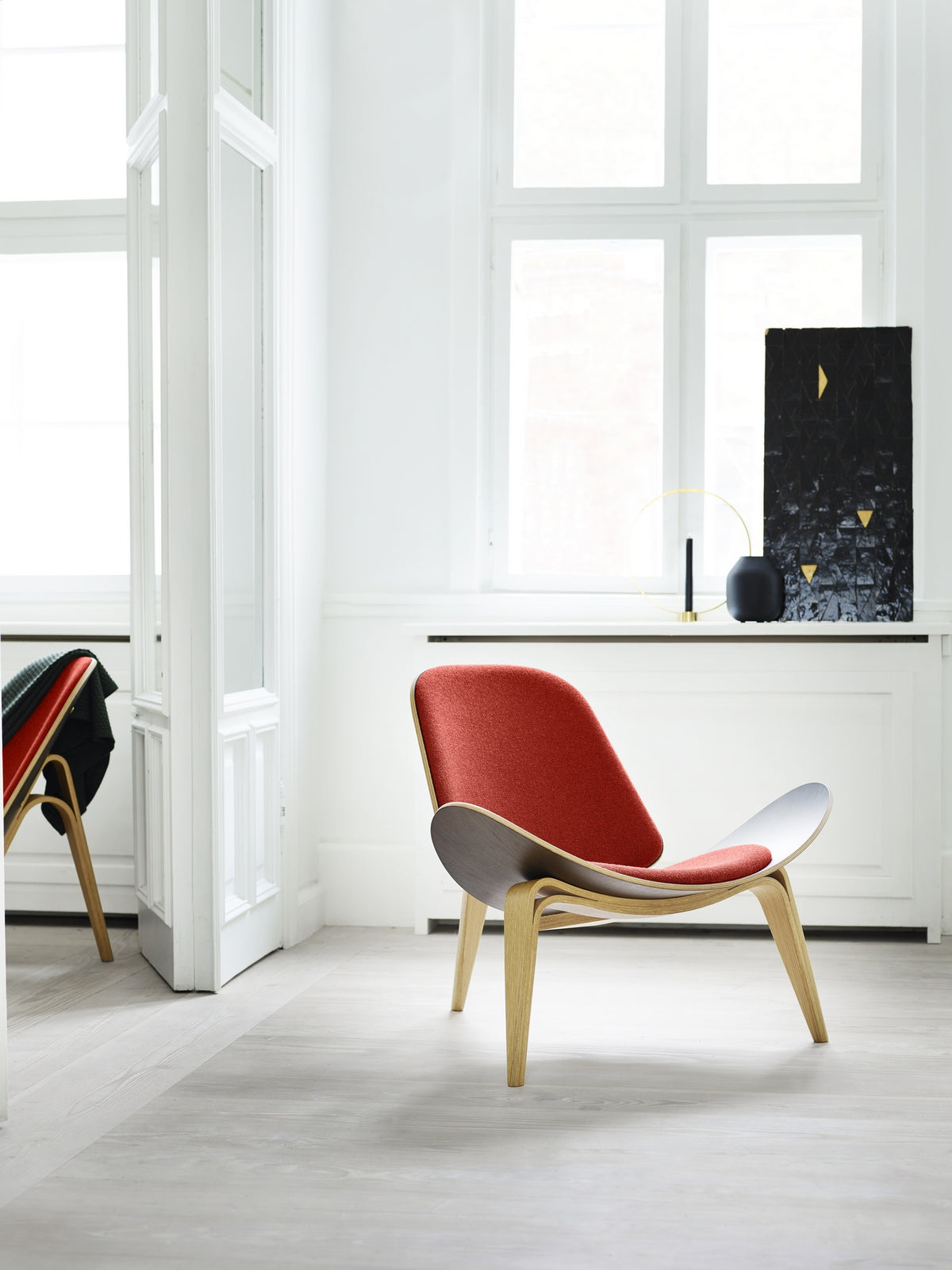 CH07 Shell Easy Chair