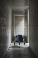 CH07 Shell Easy Chair