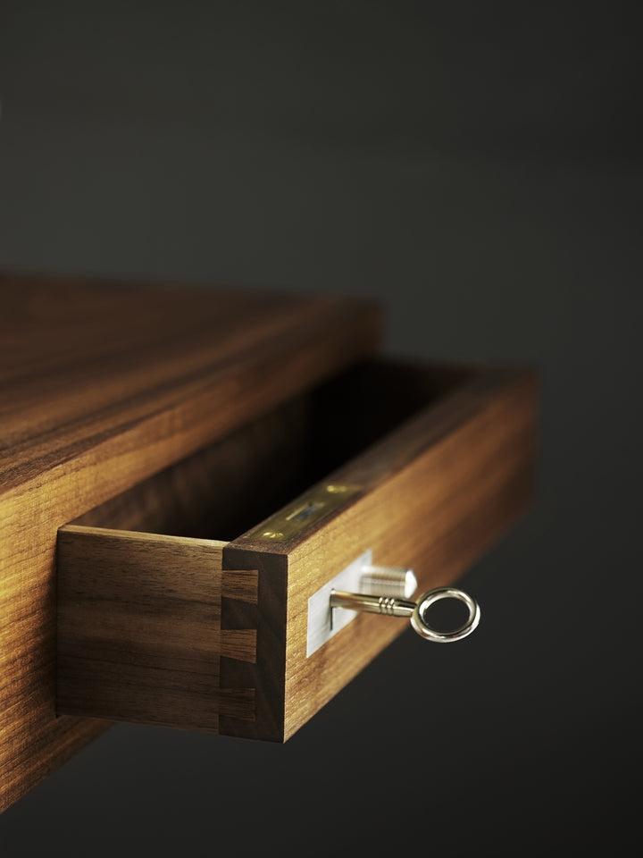 CH110 - Desk with Drawers (Lacquer, Oak)