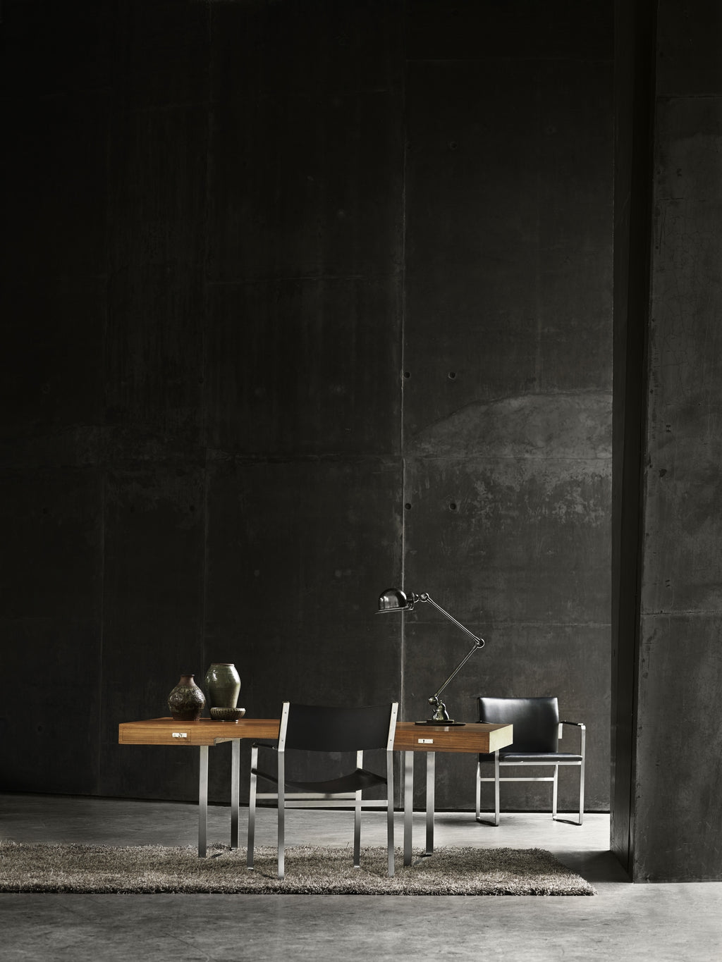 CH110 - Desk with Drawers (Lacquer, Oak)