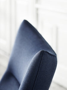 CH445 Wing Chair