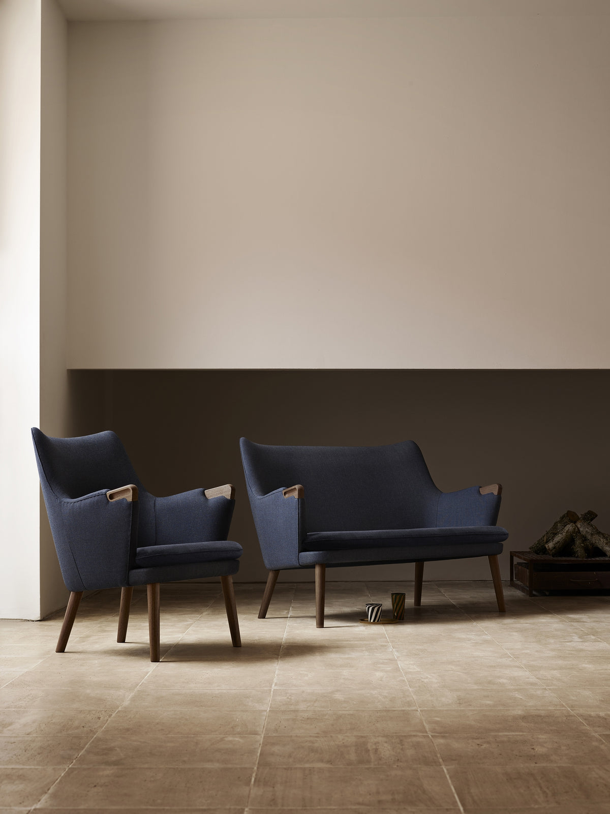 CH72 Sofa (Excl. Cushion)