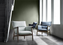 E015 Embrace Lounge Chair