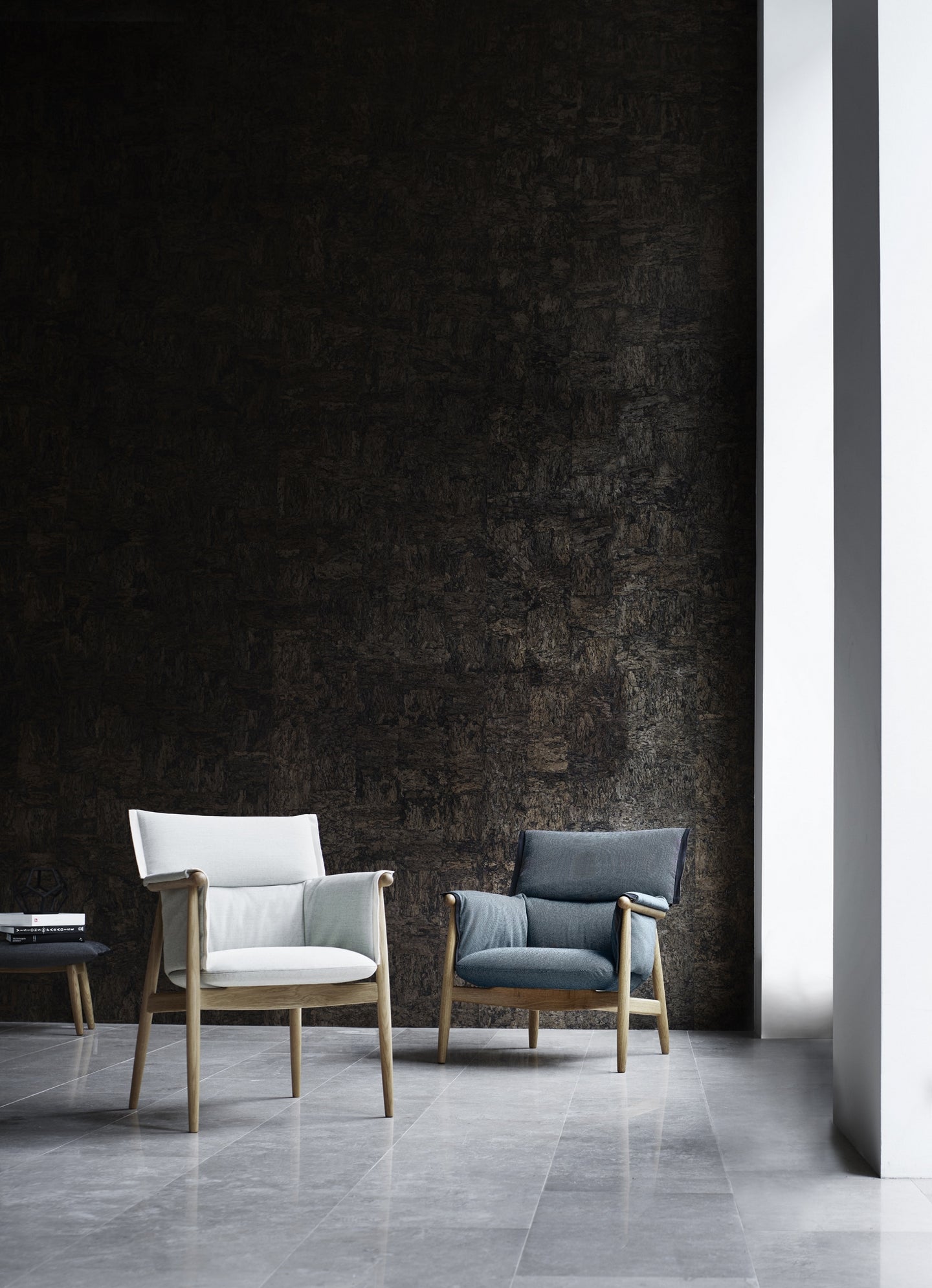 E015 Embrace Lounge Chair