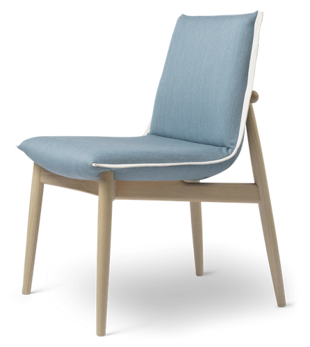E004 Embrace Chair