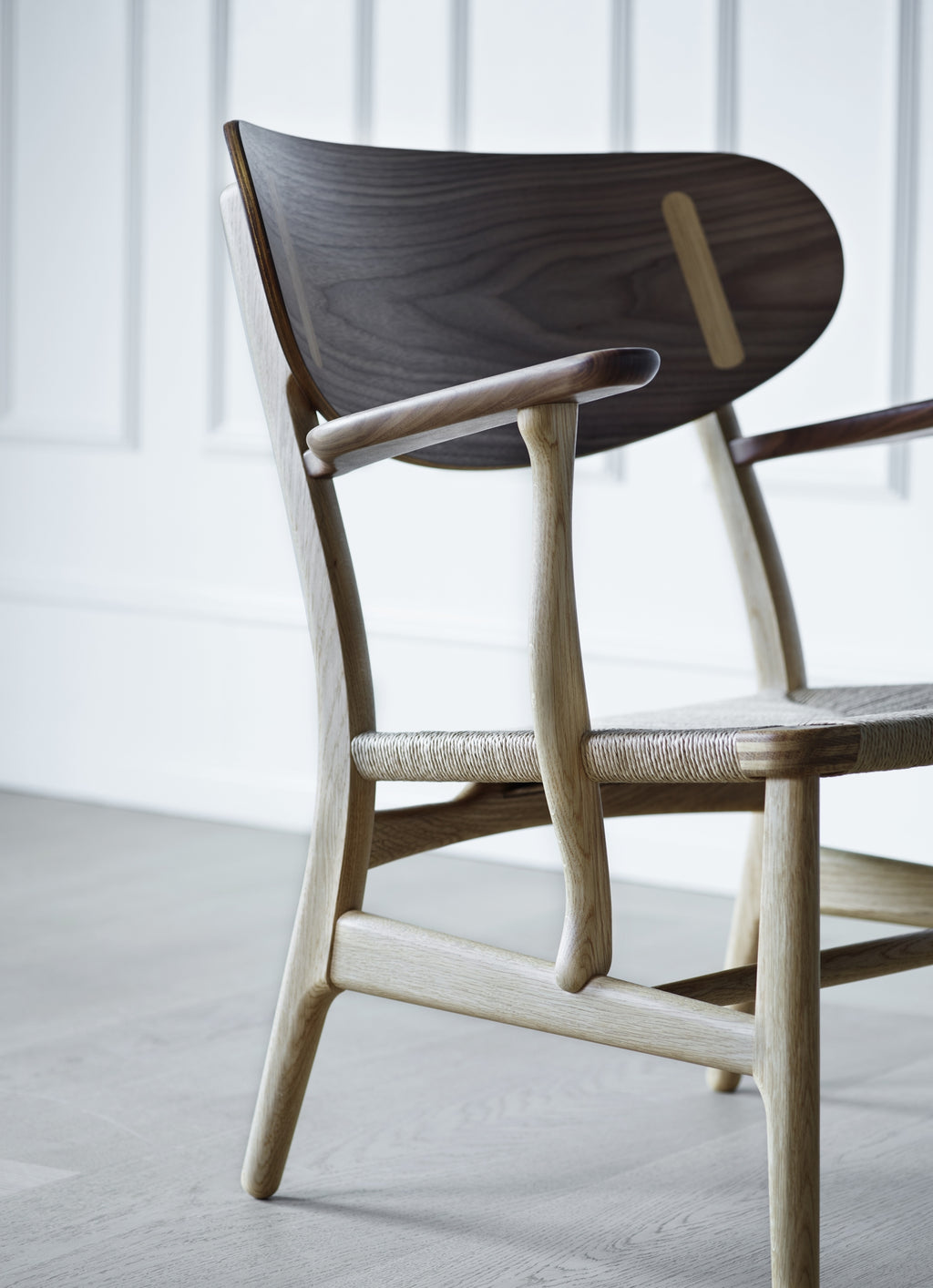 CH22 Lounge Chair