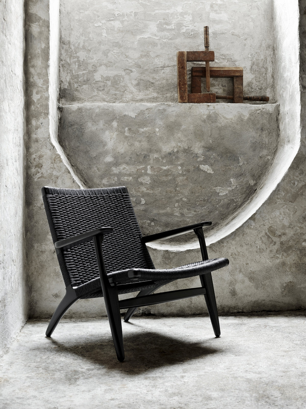 CH25 Lounge Chair