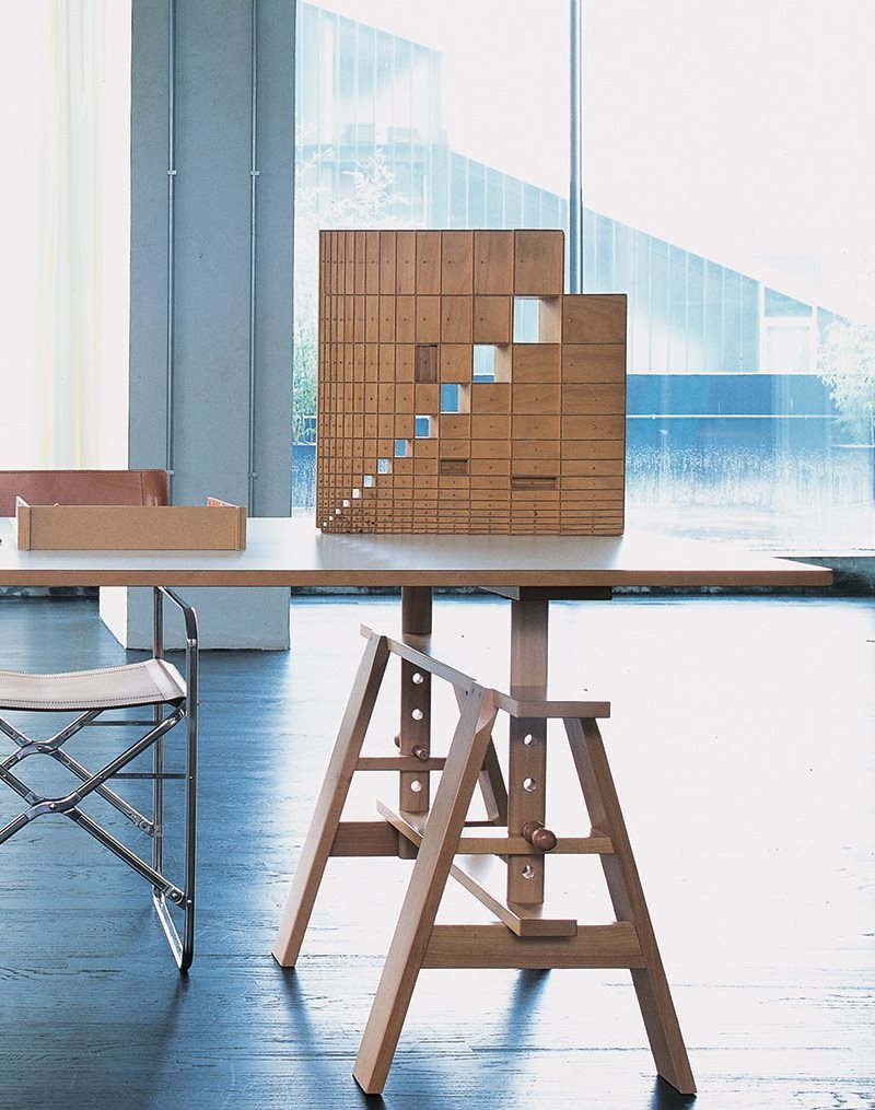 Leonardo Working Table