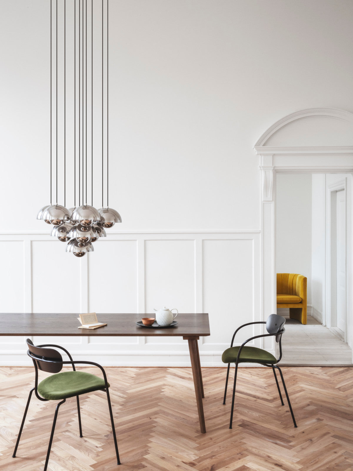 Pavilion AV3 Chair – Seat Upholstered