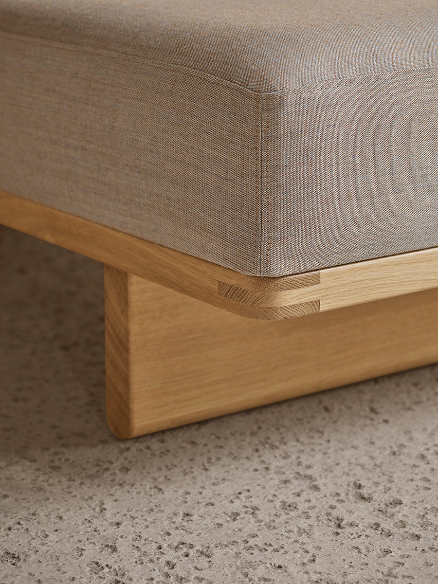 BM0865 Daybed - Inc. Timber Base & Seat
