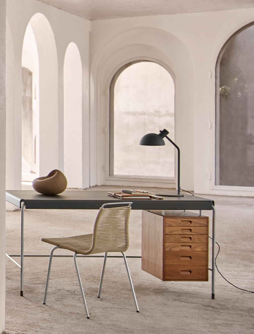 MO310 Table Lamp