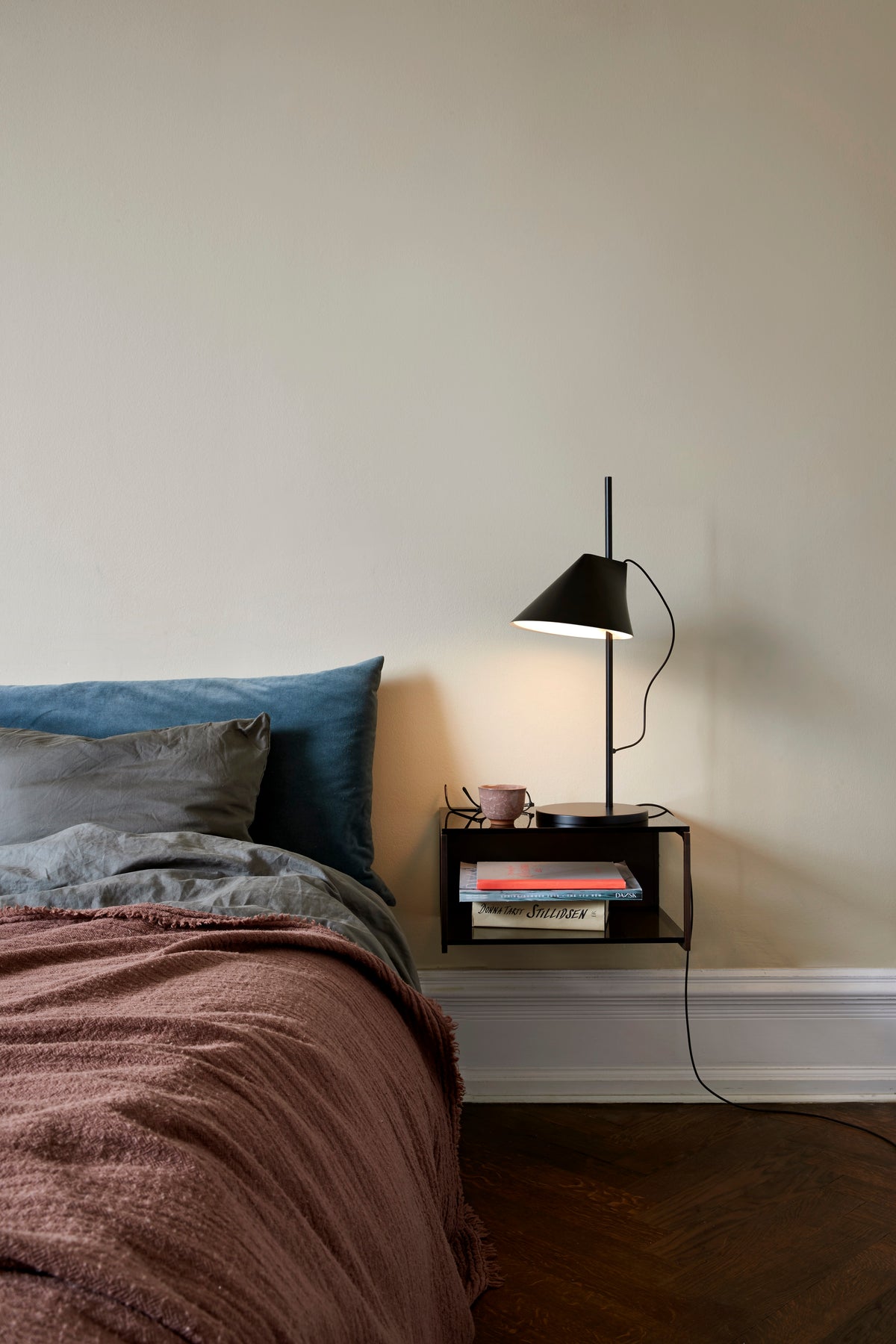 Yuh Table Lamp
