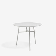 Tilt Top table Ø90 x H74 cm