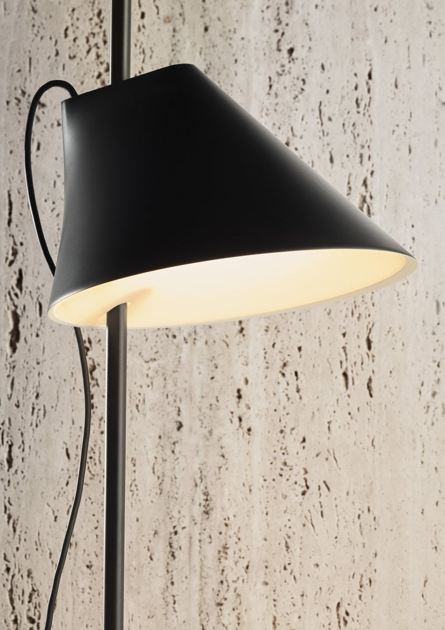Yuh Wall Lamp