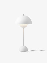 Flowerpot VP3 table lamp