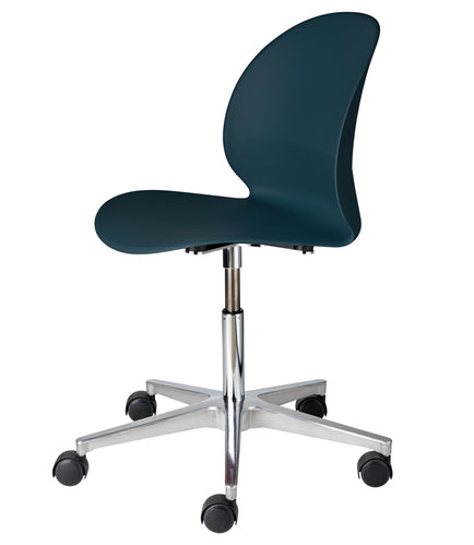 N02 Recycled Chair 5 Star Swivel Base