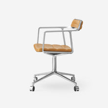 Vipp452 Swivel Chair