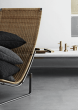 PK24 Chaise Lounge in Wicker