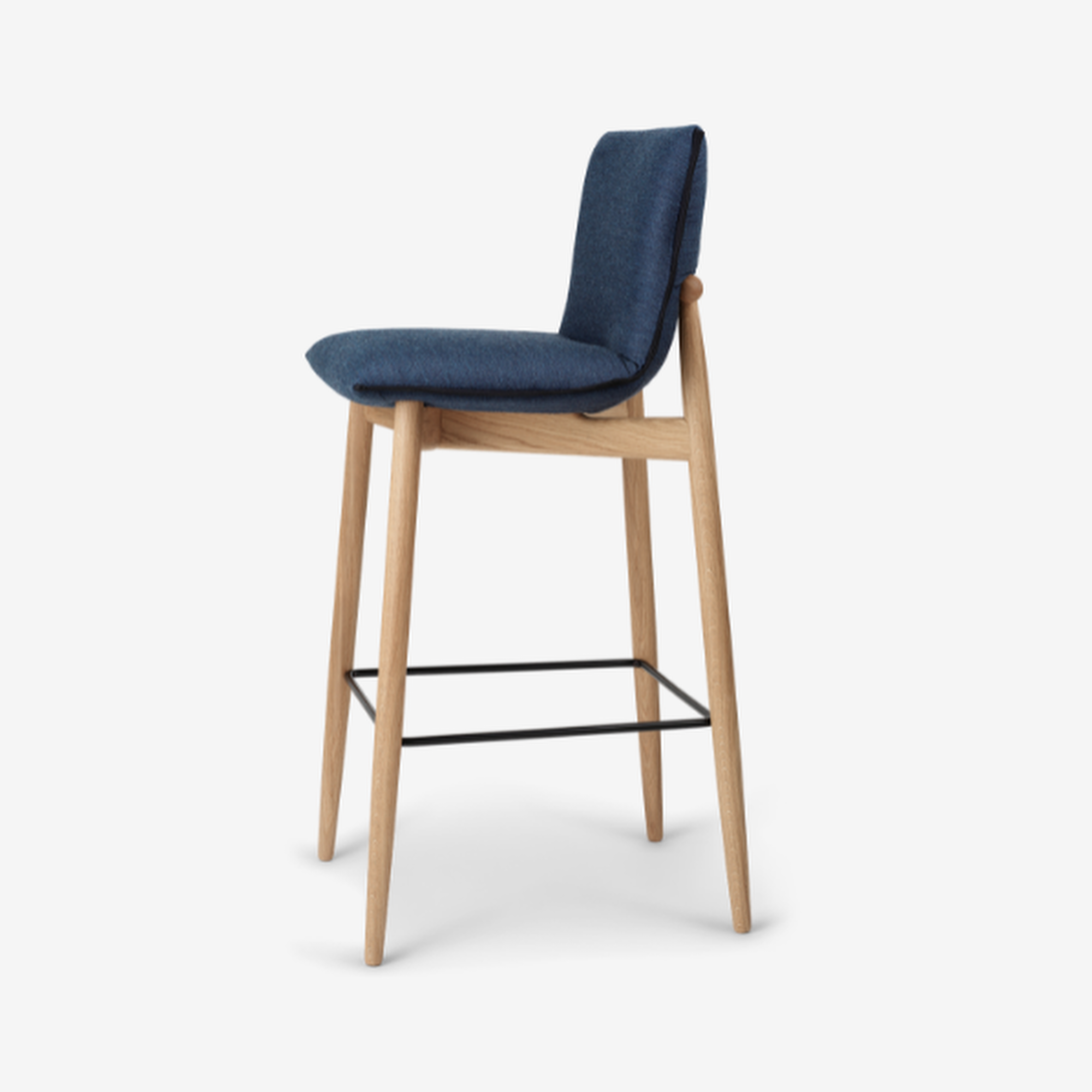 E006 Embrace Bar Stool